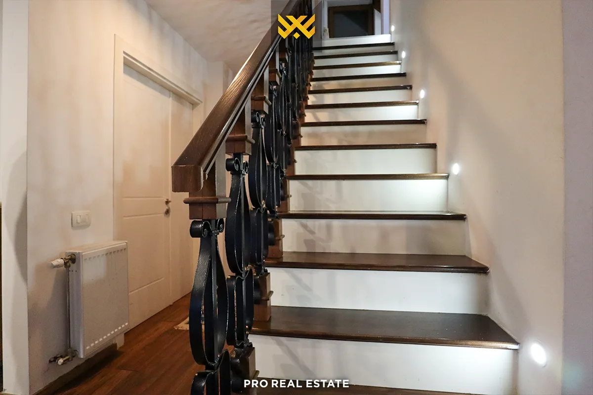 Triplex 182.32m² për #SHITJE në Brezovicë