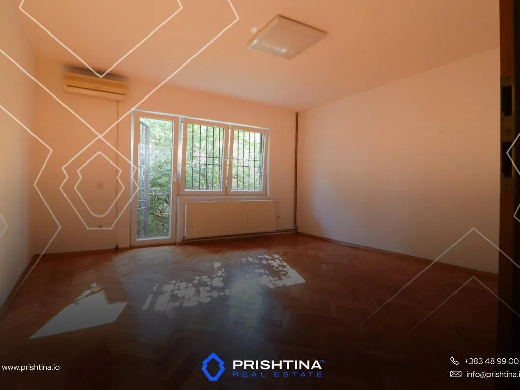 Shtëpi me qira 432m² në Pejton