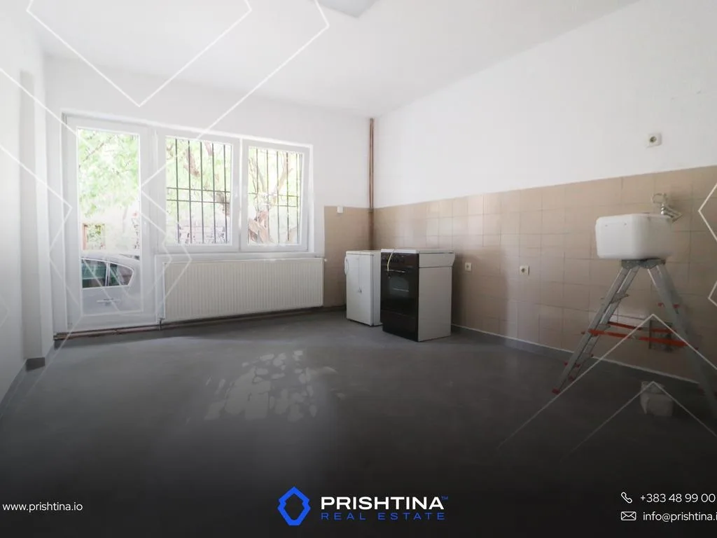 Shtëpi me qira 432m² në Pejton