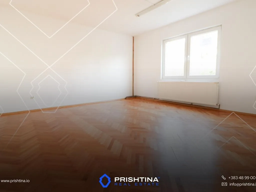 Shtëpi me qira 432m² në Pejton