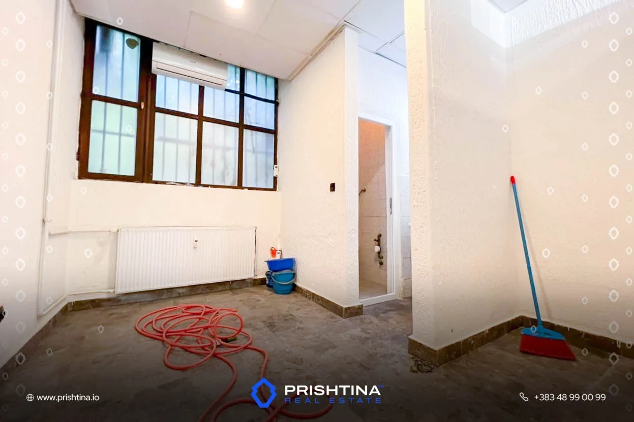 Lokal me qira 65m² në Lakrishtë