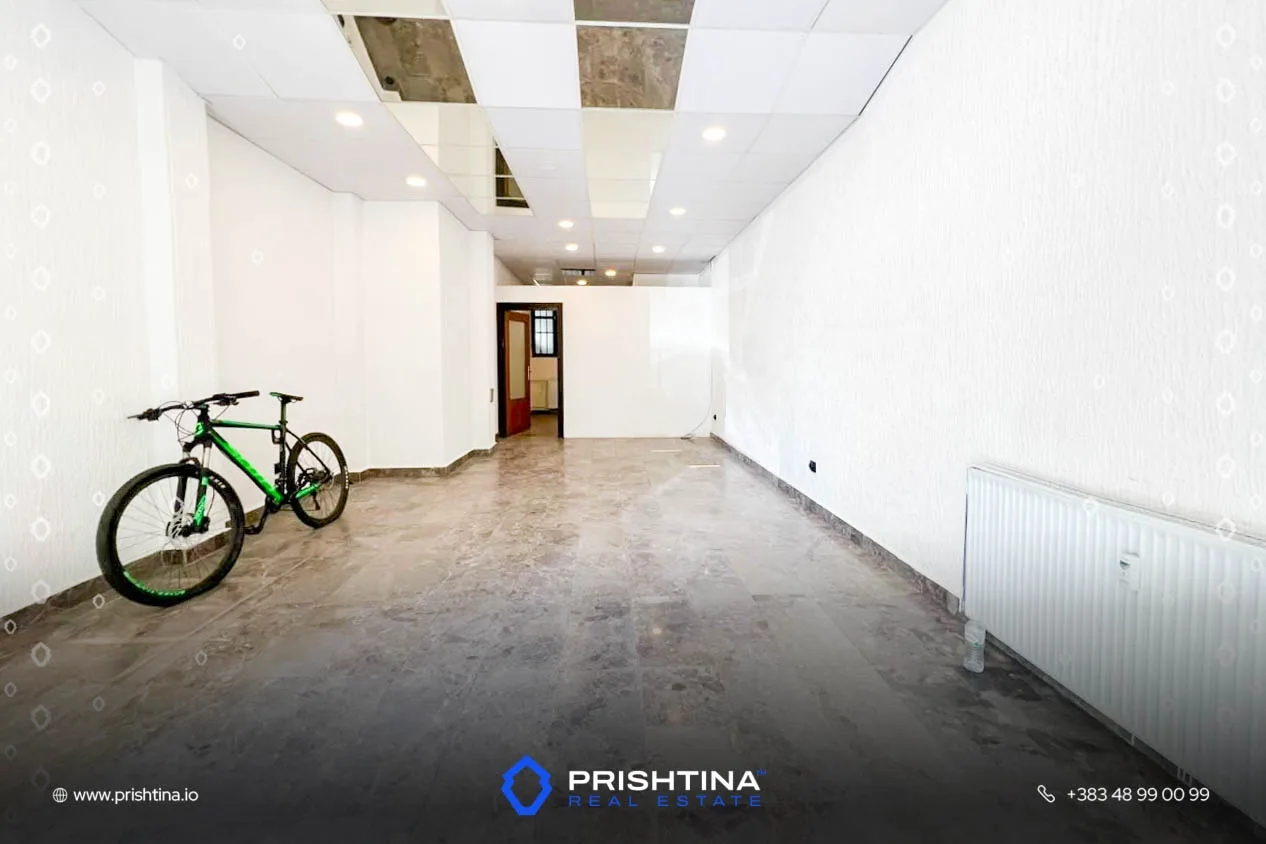 Lokal me qira 65m² në Lakrishtë