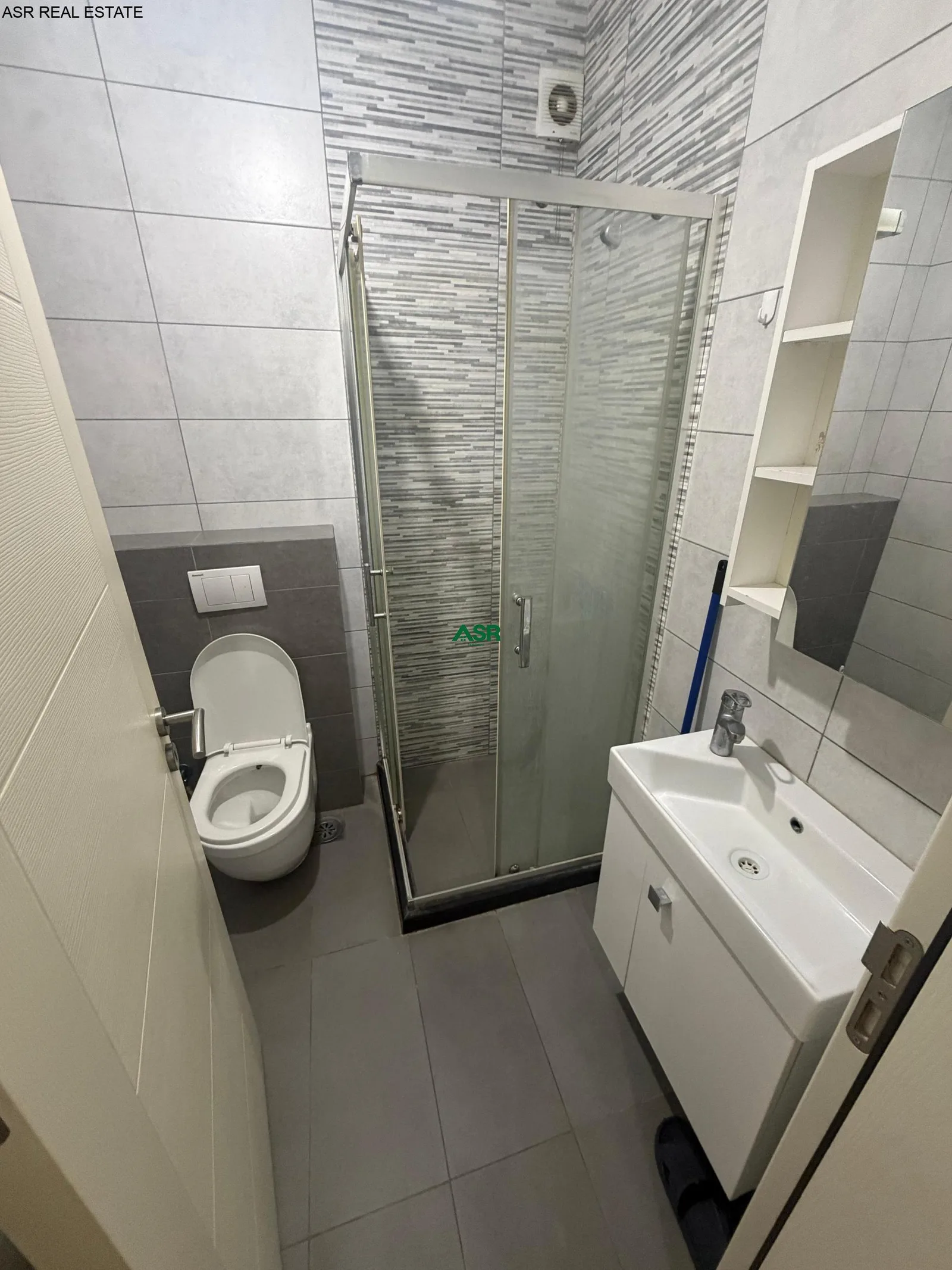 #ID:4246 Banesë 65m2 me #qira prapa rruges B