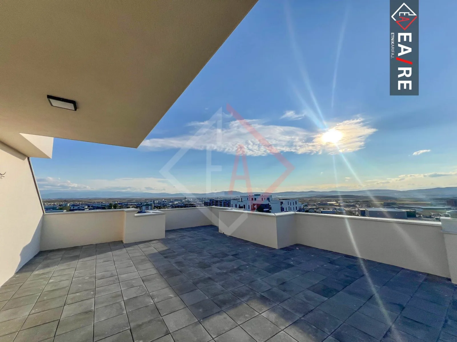 PENT-HOUSE ME QIRA NË DRAGODAN!