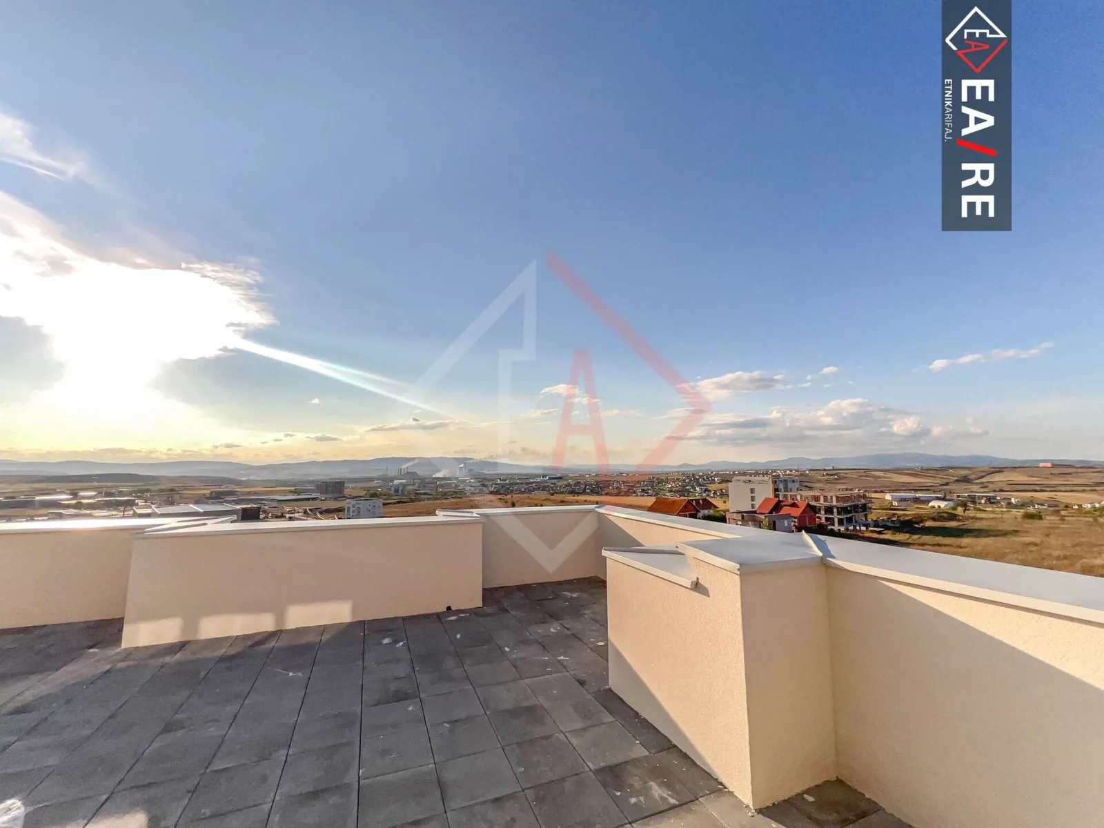 PENT-HOUSE ME QIRA NË DRAGODAN!