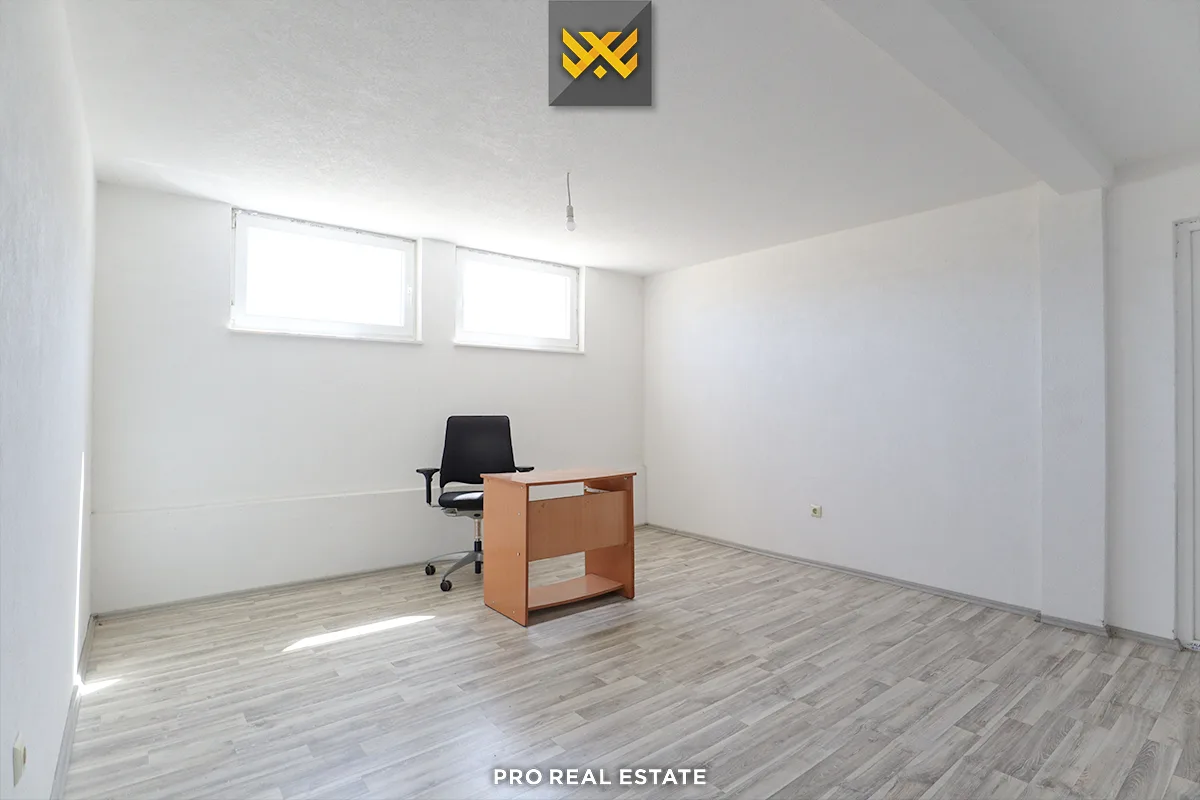 Shtëpi 270m² për #SHITJE në Lagjen Gallapi
