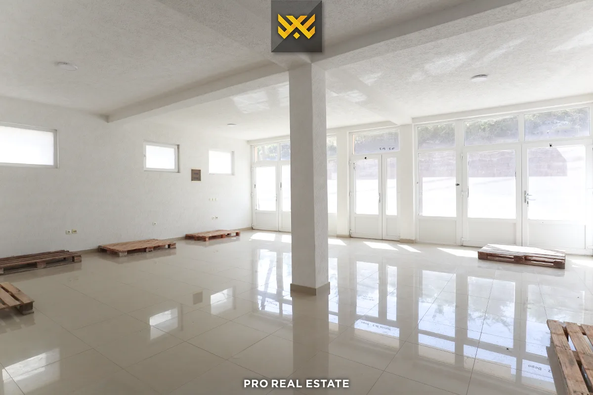 Shtëpi 270m² për #SHITJE në Lagjen Gallapi