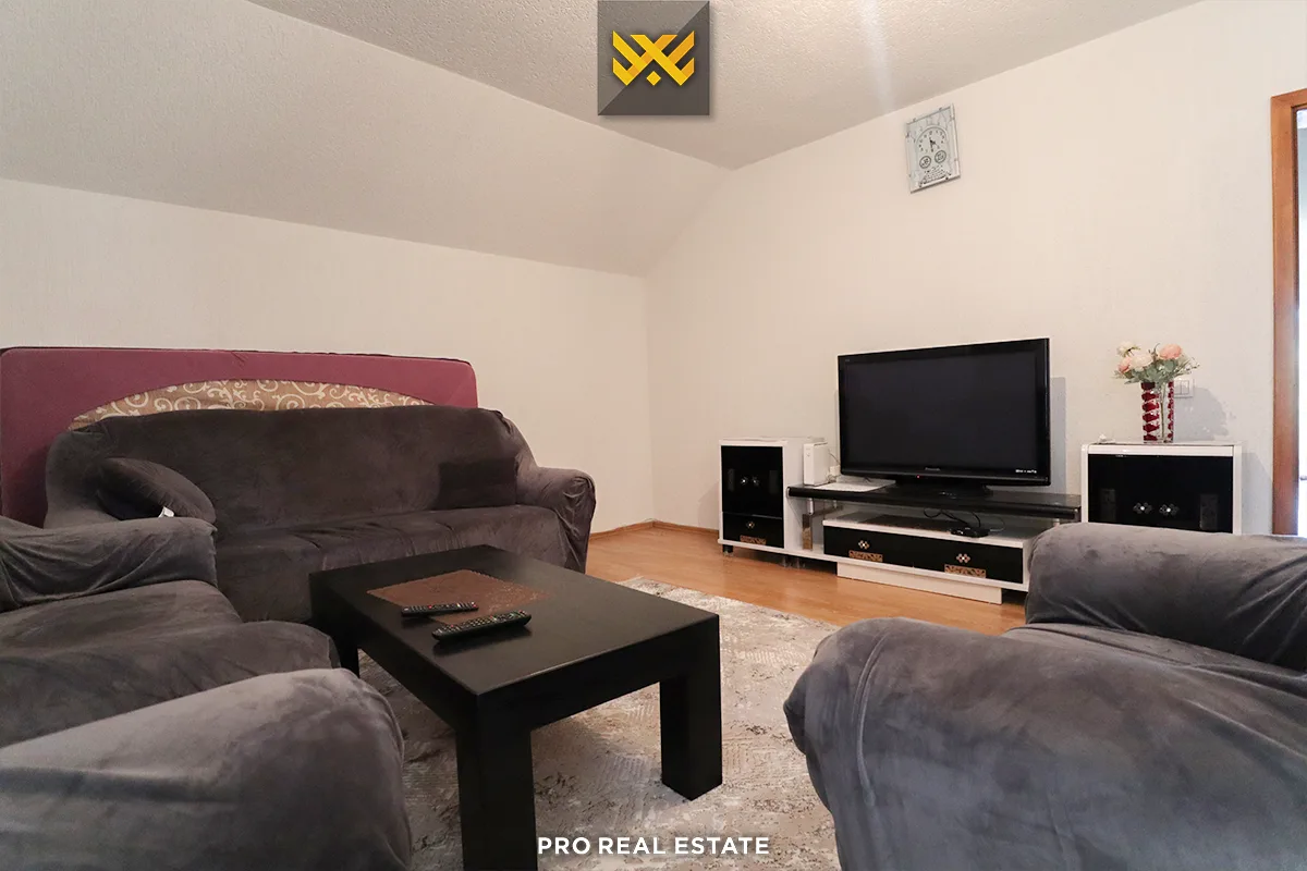 Shtëpi 270m² për #SHITJE në Lagjen Gallapi