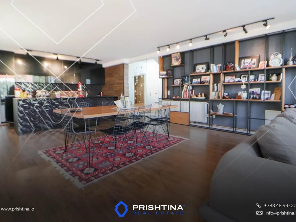 Shtëpi me qira 330m² në Sofali