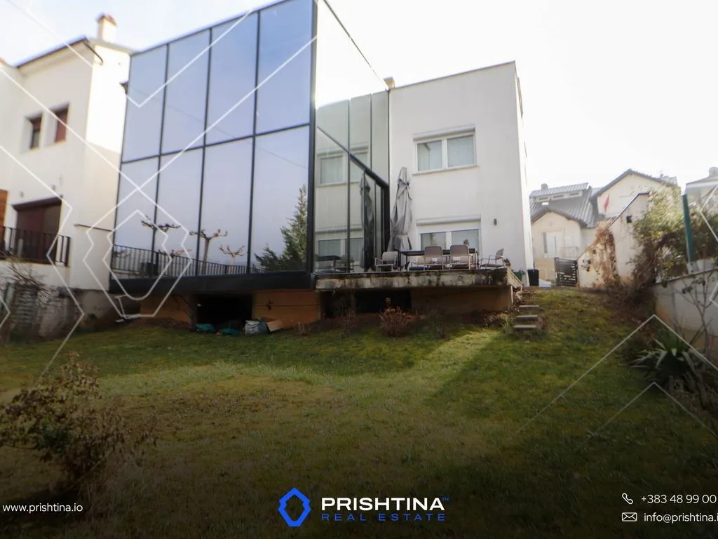 Shtëpi me qira 330m² në Sofali