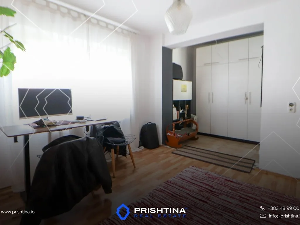 Shtëpi me qira 330m² në Sofali