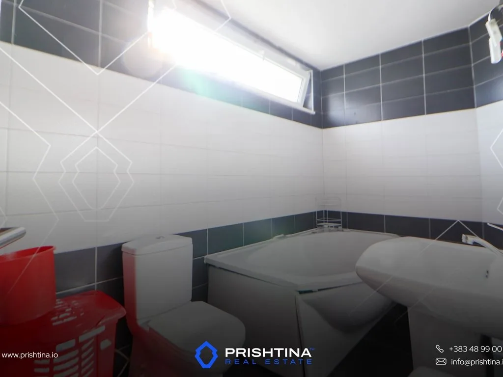 Shtëpi me qira 330m² në Sofali