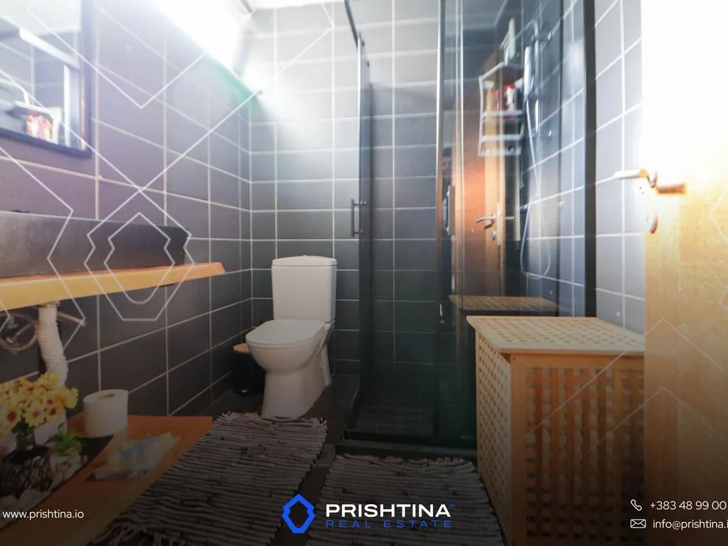 Shtëpi me qira 330m² në Sofali