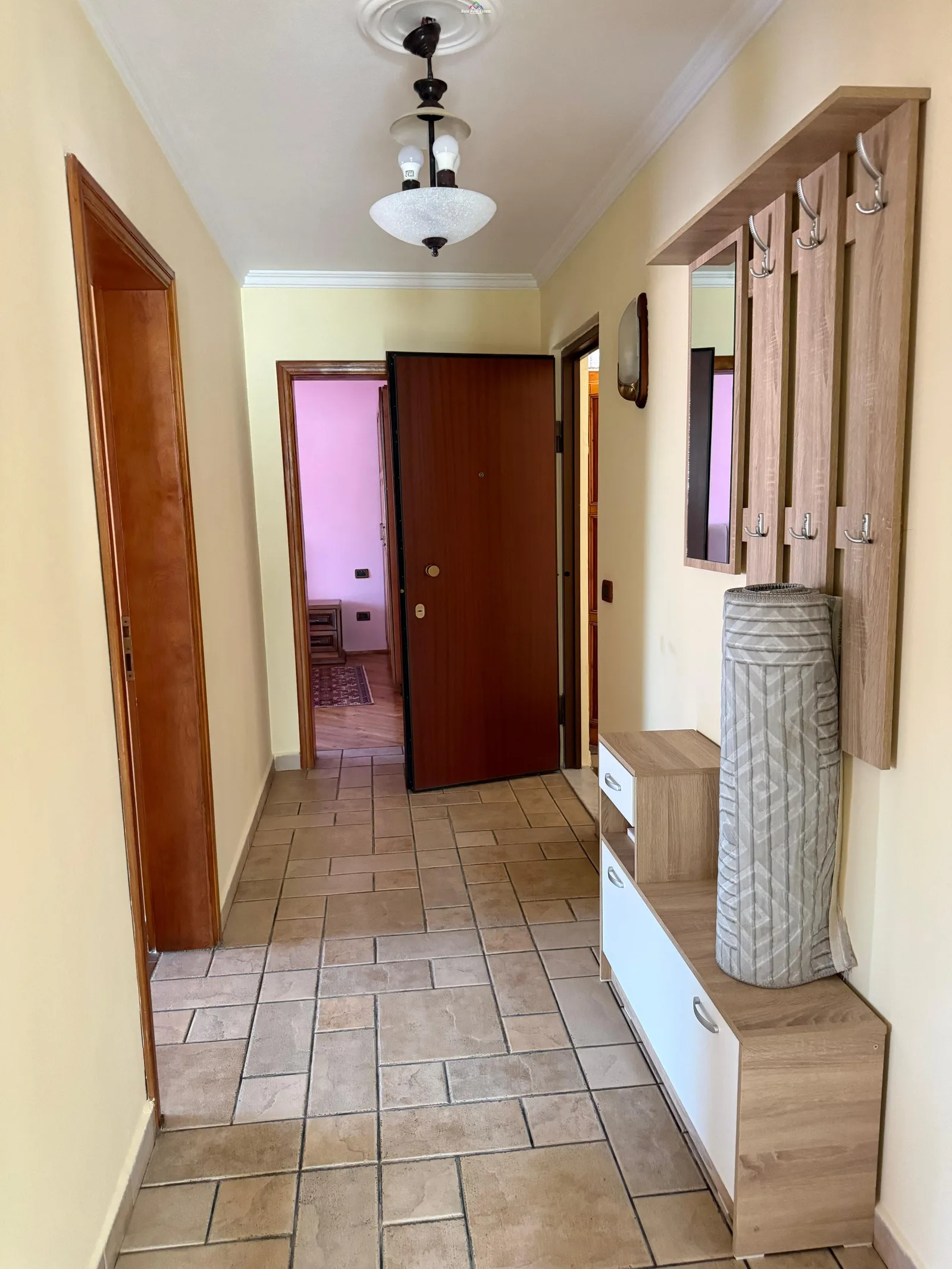 Apartament Me Qera 3+1 Ne Xhamllik (ID B23155) Tirane