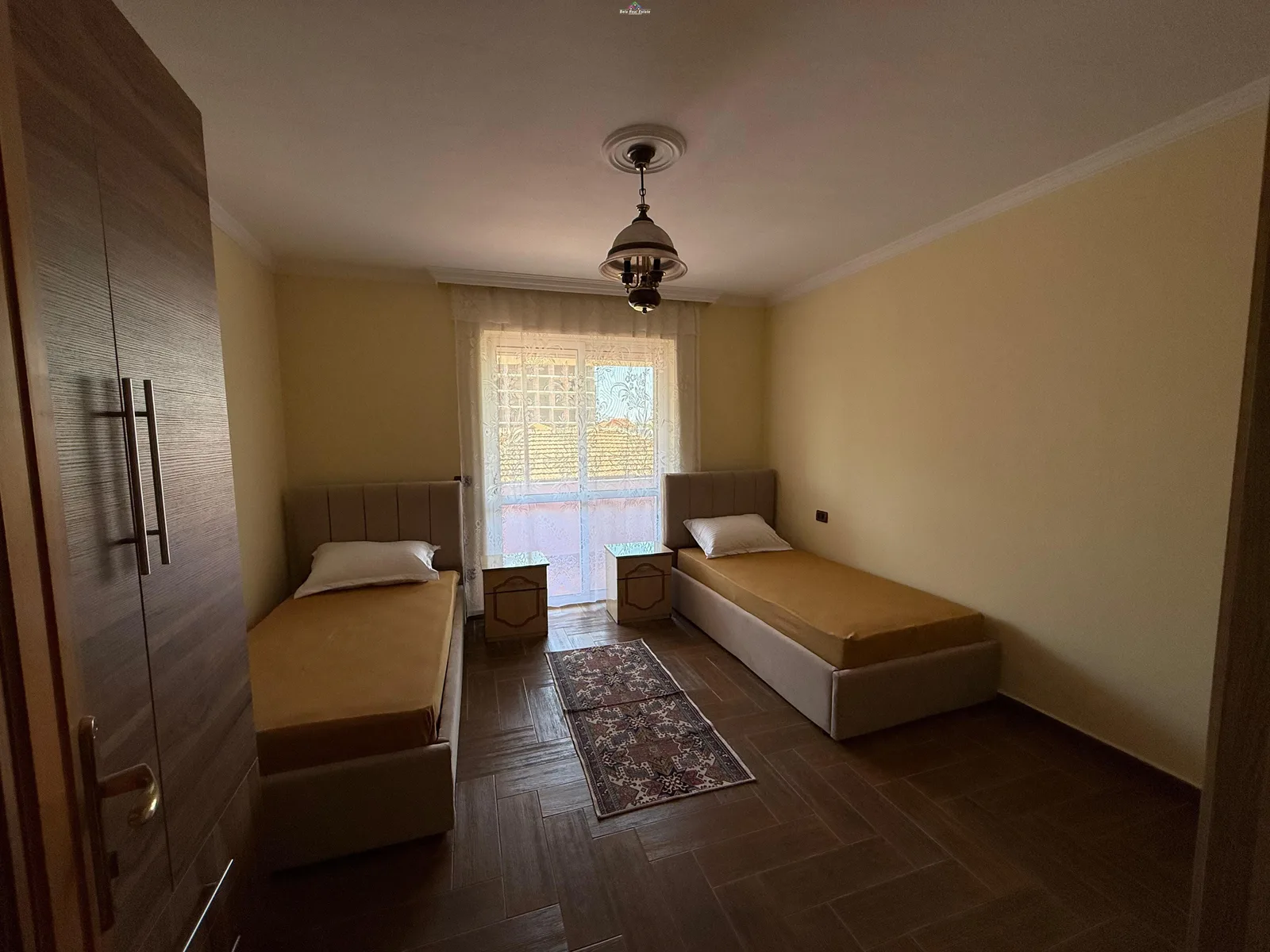 Apartament Me Qera 3+1 Ne Xhamllik (ID B23155) Tirane