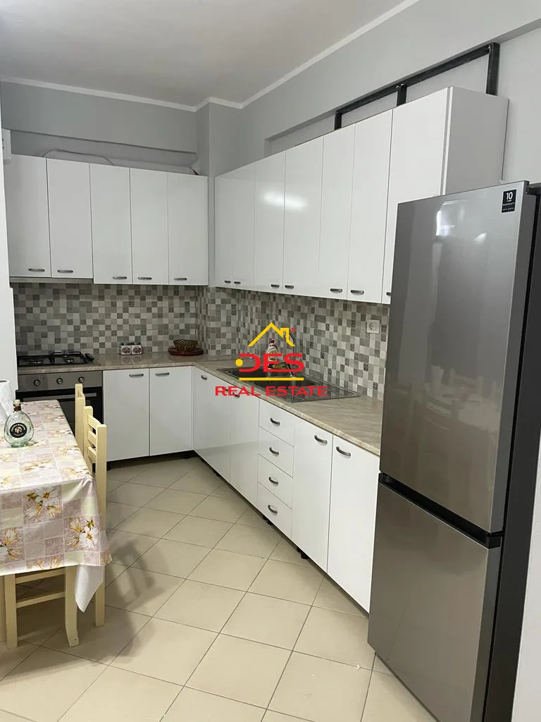 Shitet apartament 1+1 në qëndër,orikum