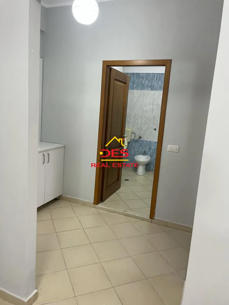 Shitet apartament 1+1 në qëndër,orikum