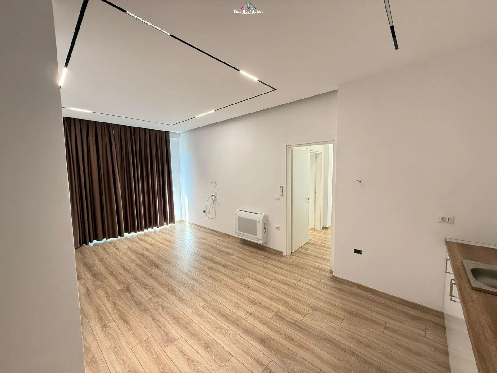 Zyre Me Qera 2+1 Tek Komuna e Parisit (ID BZ2824) Tirane