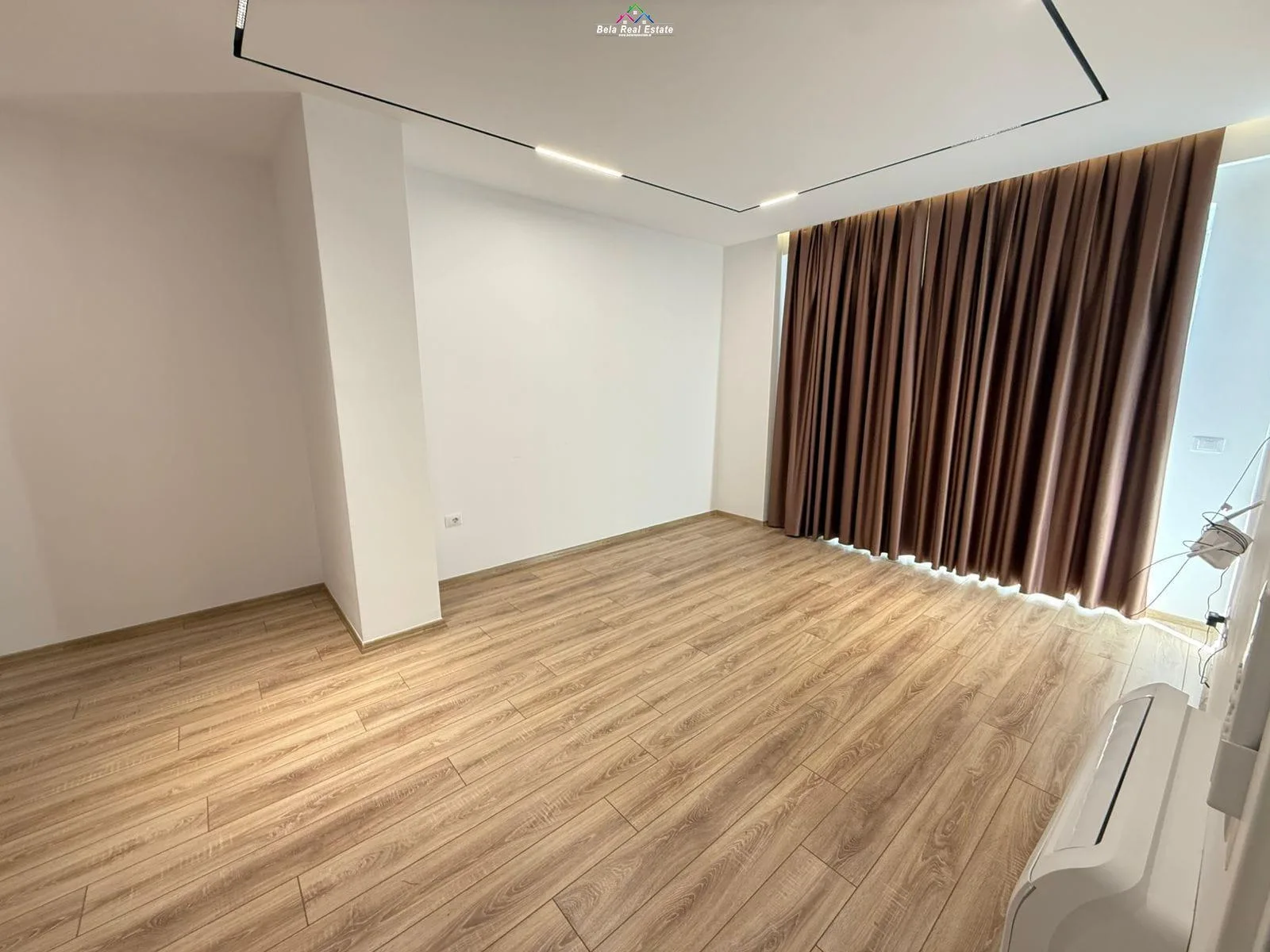 Zyre Me Qera 2+1 Tek Komuna e Parisit (ID BZ2824) Tirane