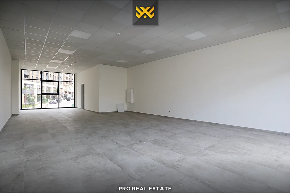 Lokal 100m² me #QIRA në Rrugën B.