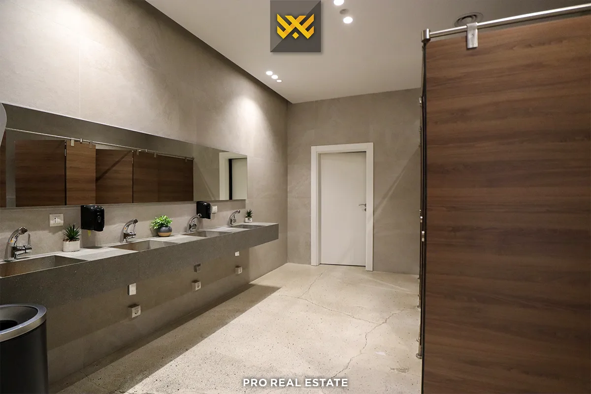 Zyrë 1800m² me #QIRA në Dragodan