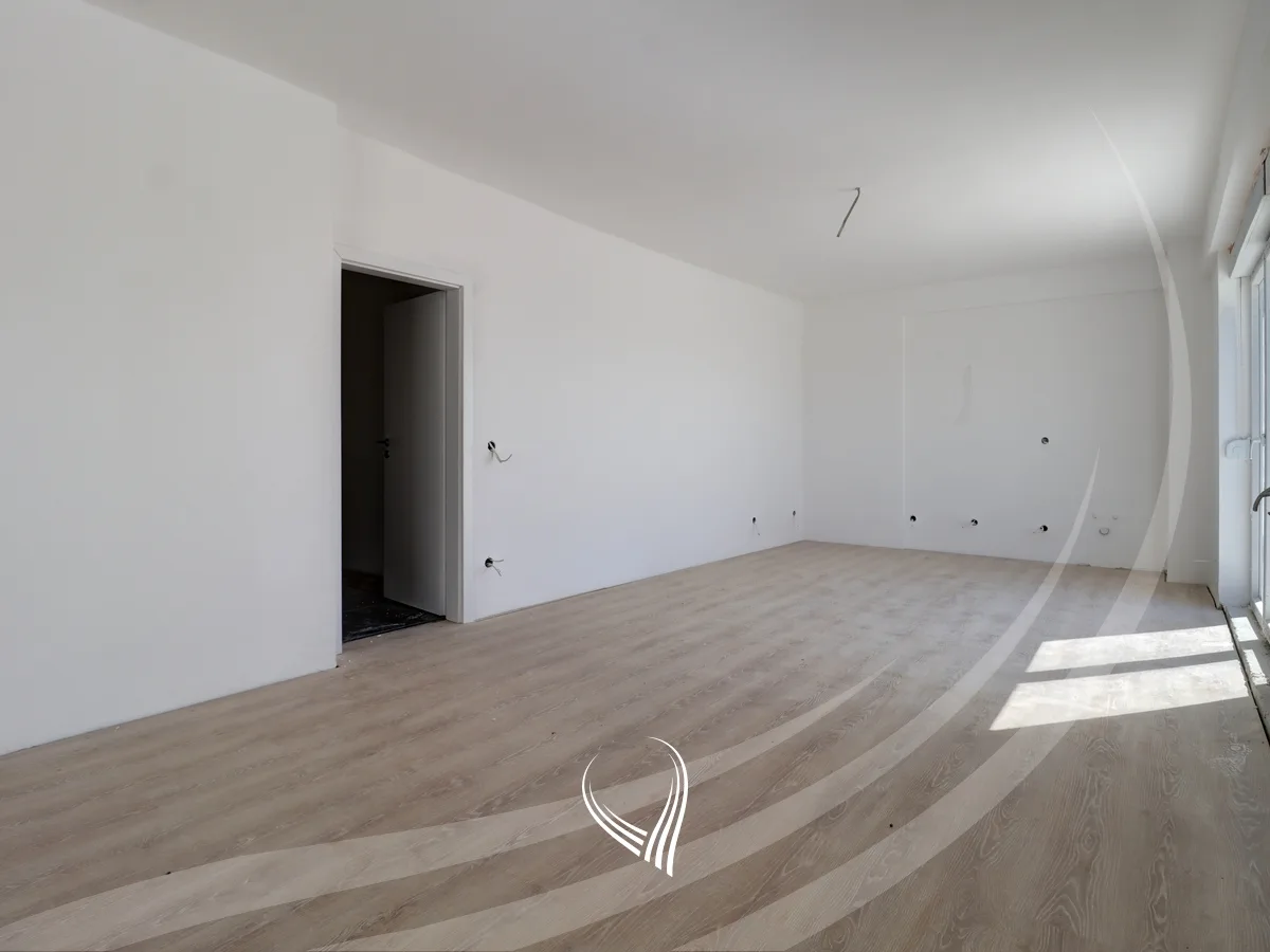 Penthouse me 4 dhoma gjumi në shitje në lagjen Prishtina e Re