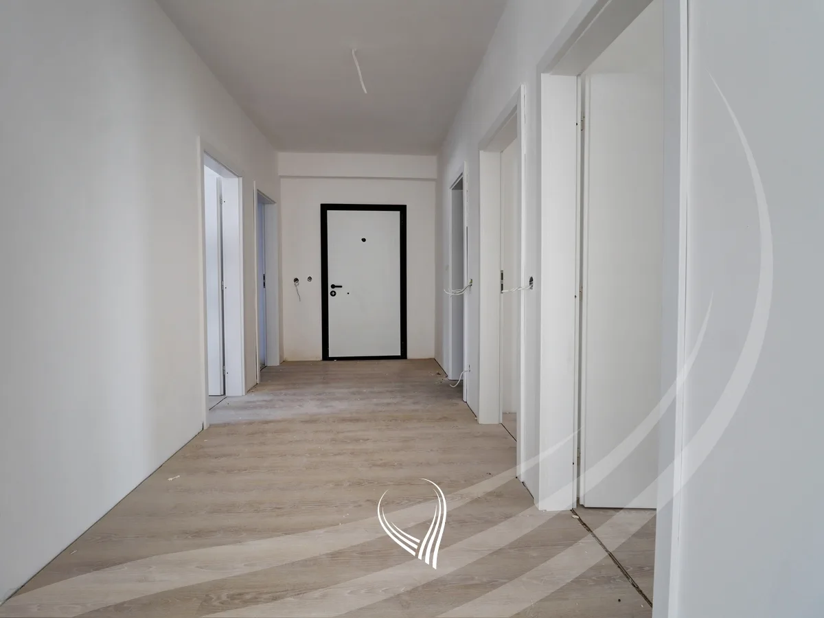 Penthouse me 4 dhoma gjumi në shitje në lagjen Prishtina e Re