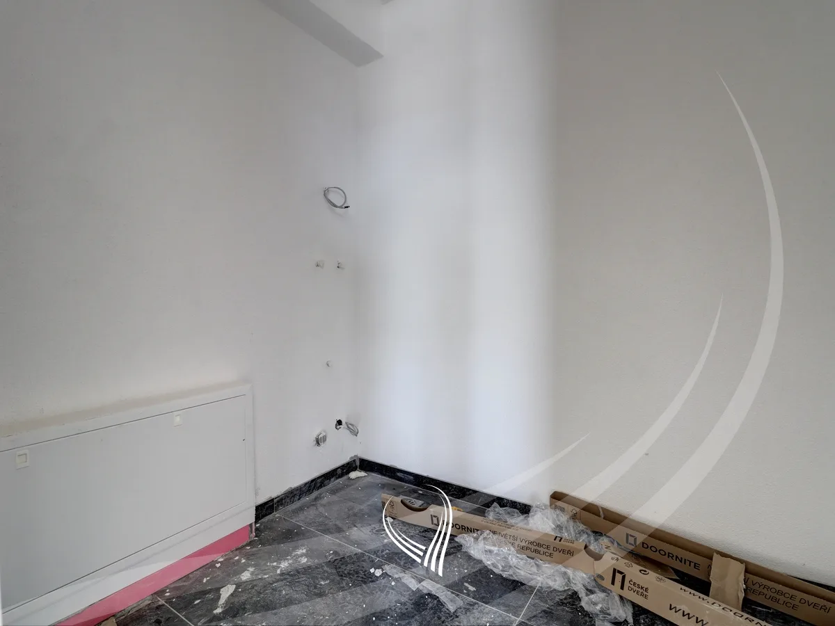 Penthouse me 4 dhoma gjumi në shitje në lagjen Prishtina e Re