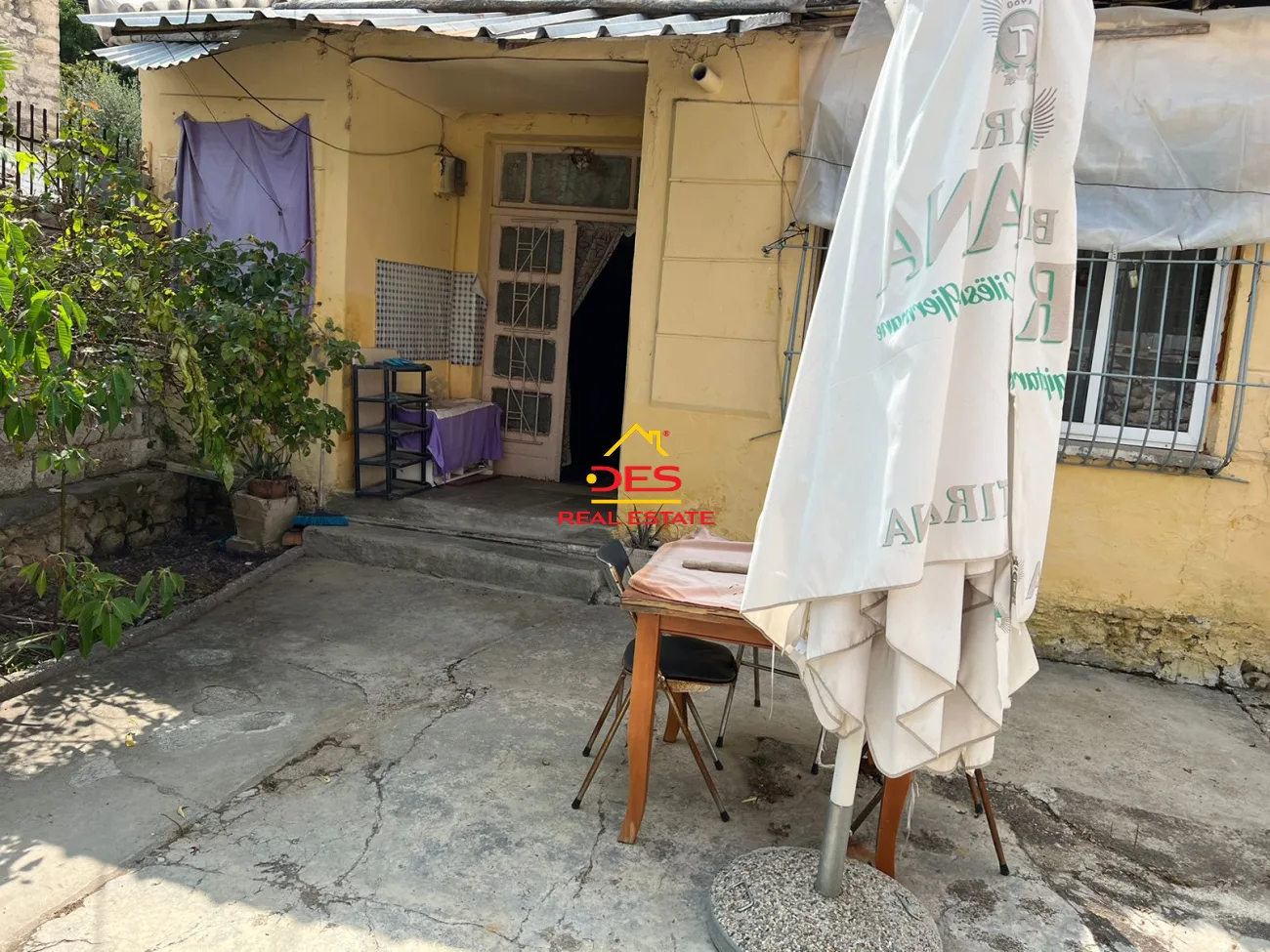 Shitet shtëpi private pranë xhamisë,vlorë