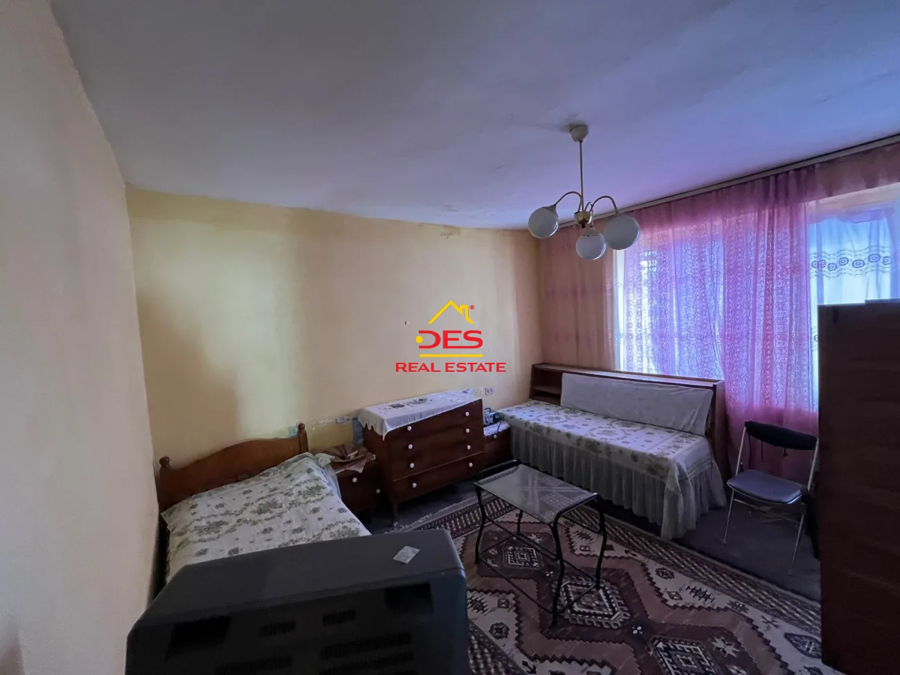 Shitet shtëpi private pranë xhamisë,vlorë