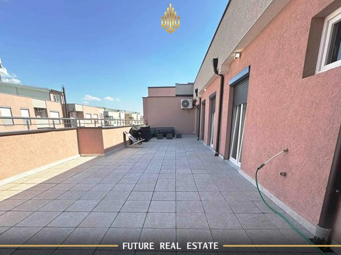 Penthouse në SHITJE – 3 dhoma gjumi – Fushë Kosovë