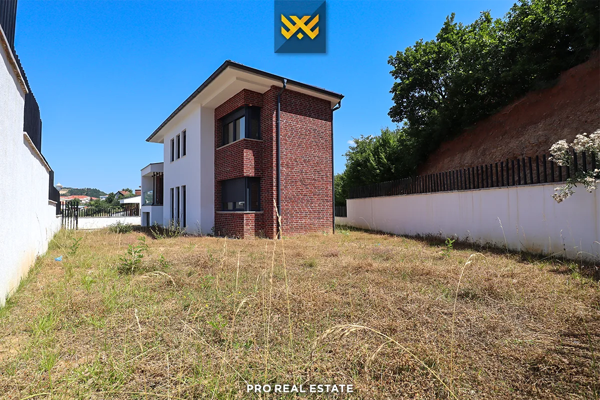 Shtëpi 273.8m² për #SHITJE në Lagjen Sofalia Hills.