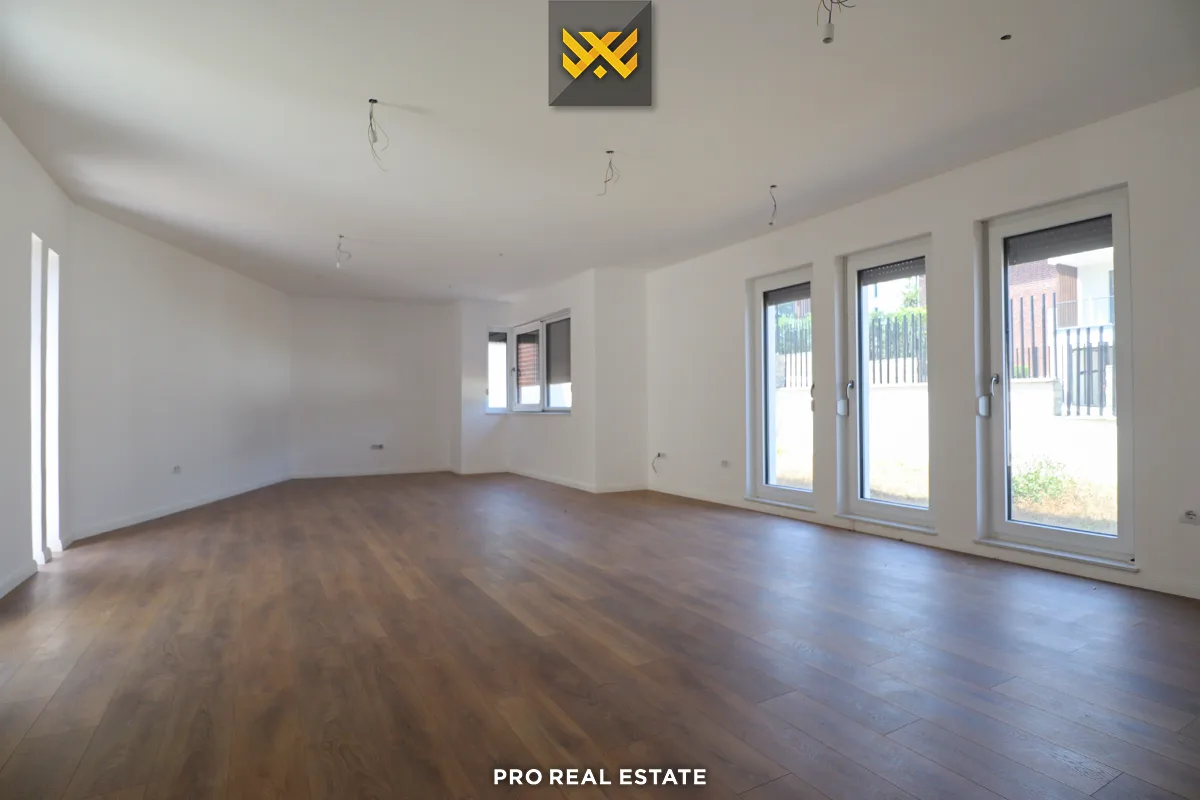 Shtëpi 273.8m² për #SHITJE në Lagjen Sofalia Hills.