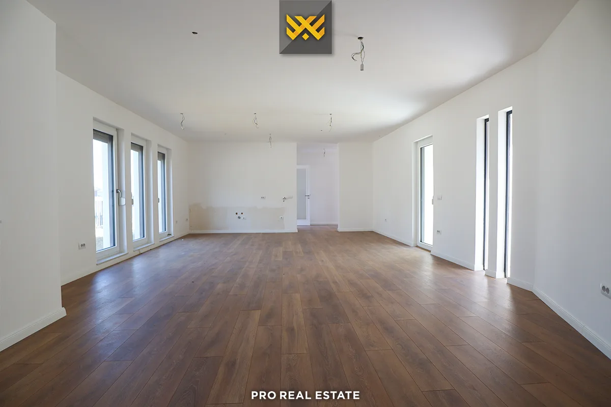 Shtëpi 273.8m² për #SHITJE në Lagjen Sofalia Hills.