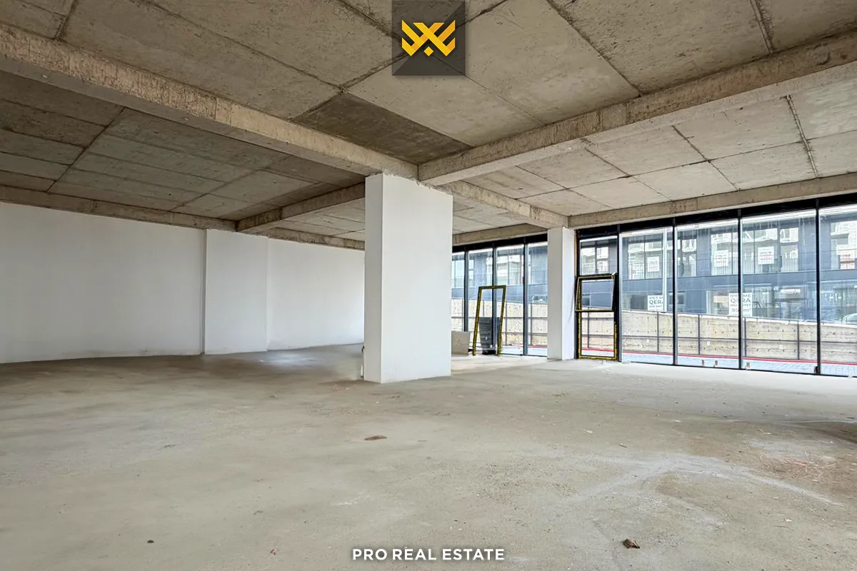 Lokal 226m² me #QIRA në  Veternik