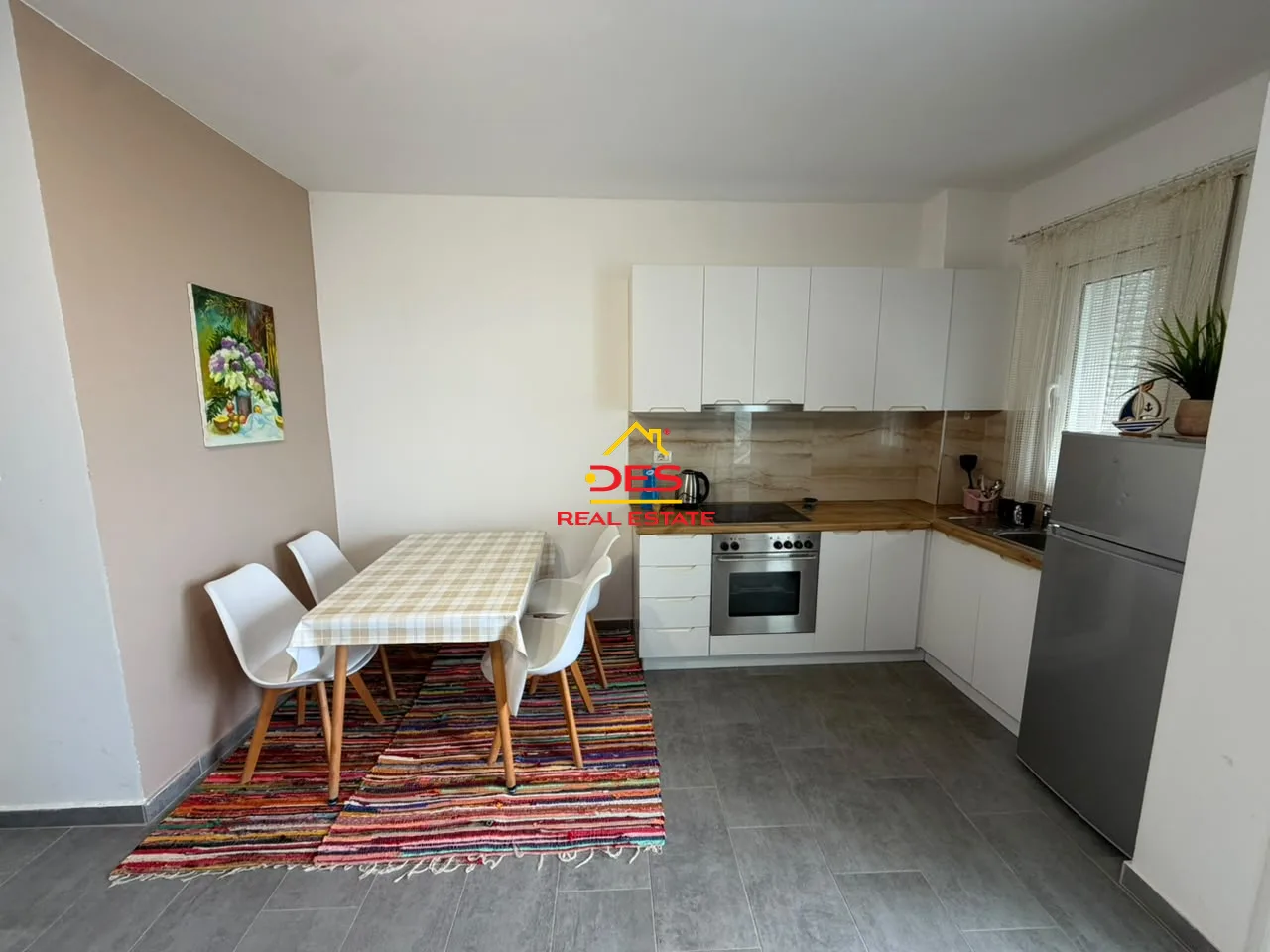Jepet me qira apartament 1+1+ garazh në uji të ftohtë, vlorë – me pamje ballore nga deti