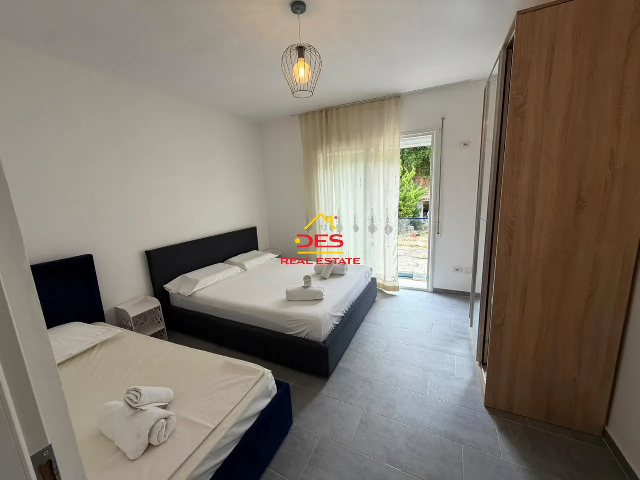Jepet me qira apartament 1+1+ garazh në uji të ftohtë, vlorë – me pamje ballore nga deti