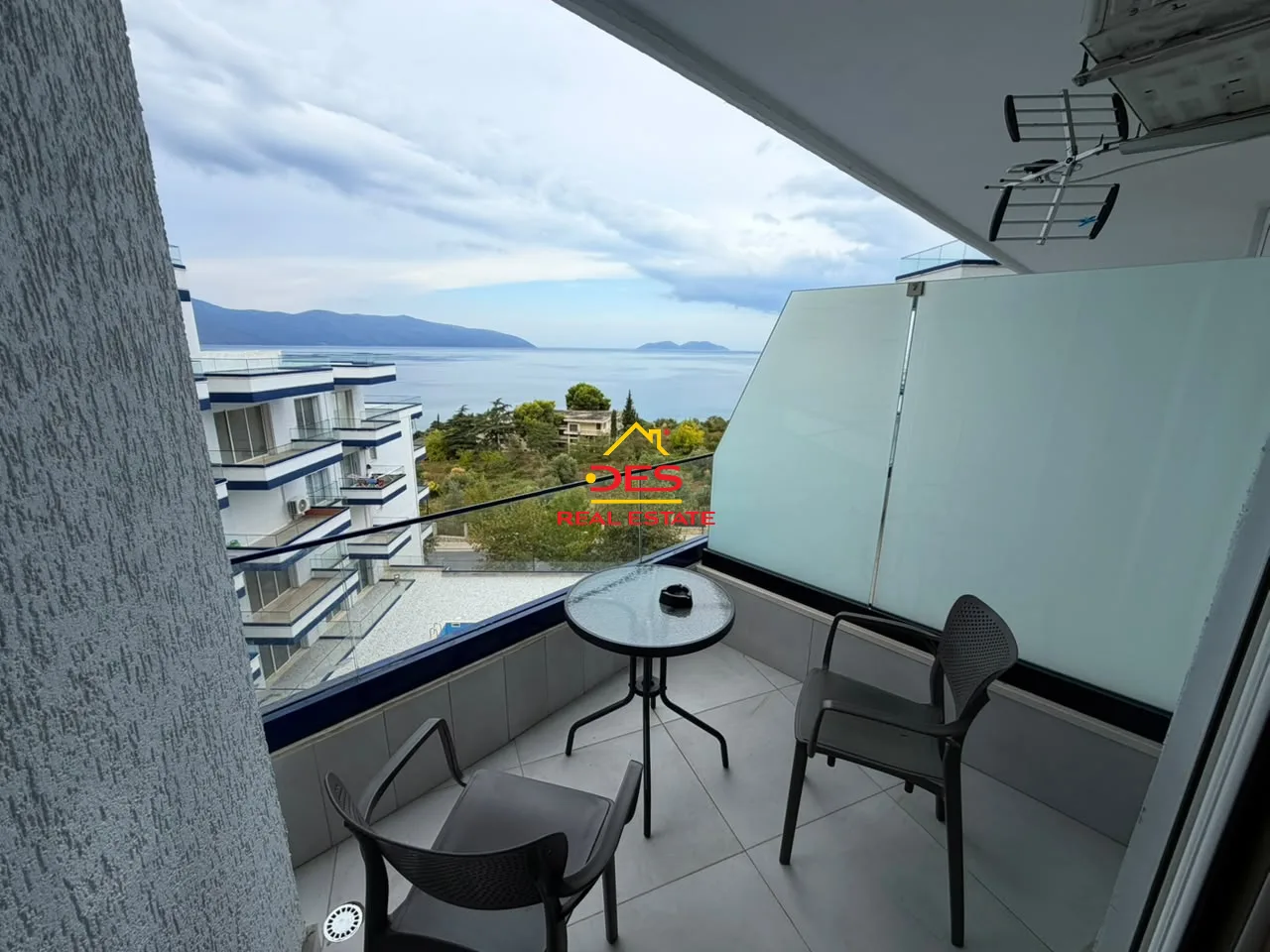 Jepet me qira apartament 1+1+ garazh në uji të ftohtë, vlorë – me pamje ballore nga deti