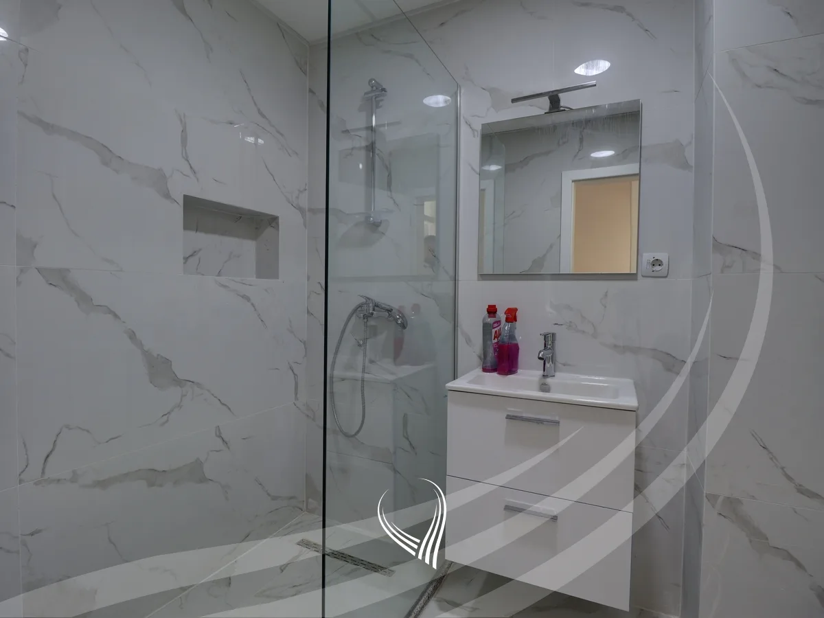 Banesë 1 dhomë gjumi me qira në lagjen Mati 1 – Rruga C