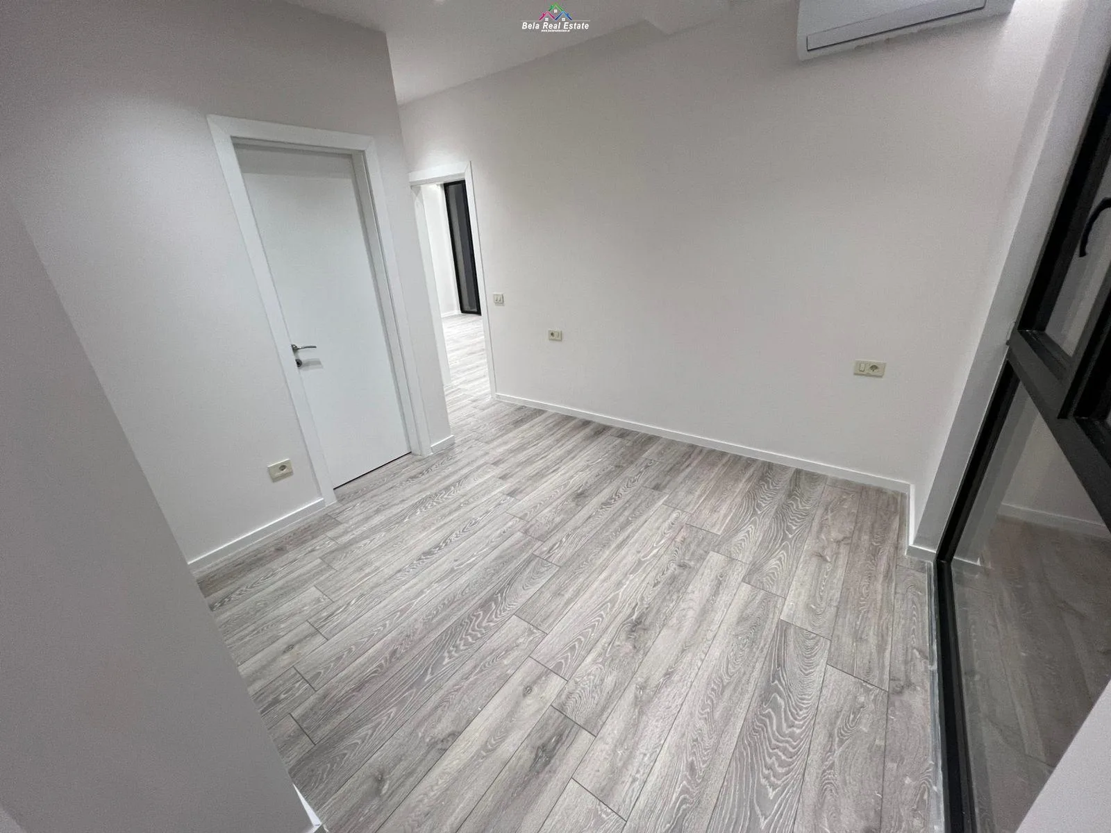 Zyre Me Qera 2+1 Tek Mine Peza (ID BZ2770) Tirane