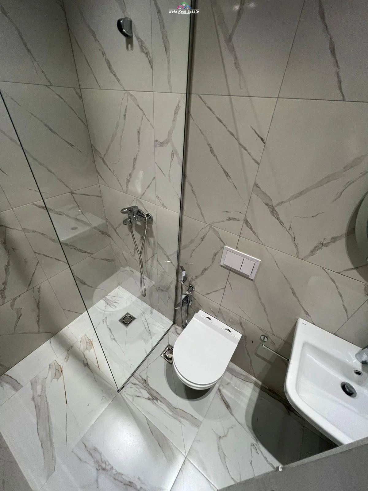 Zyre Me Qera 2+1 Tek Mine Peza (ID BZ2770) Tirane