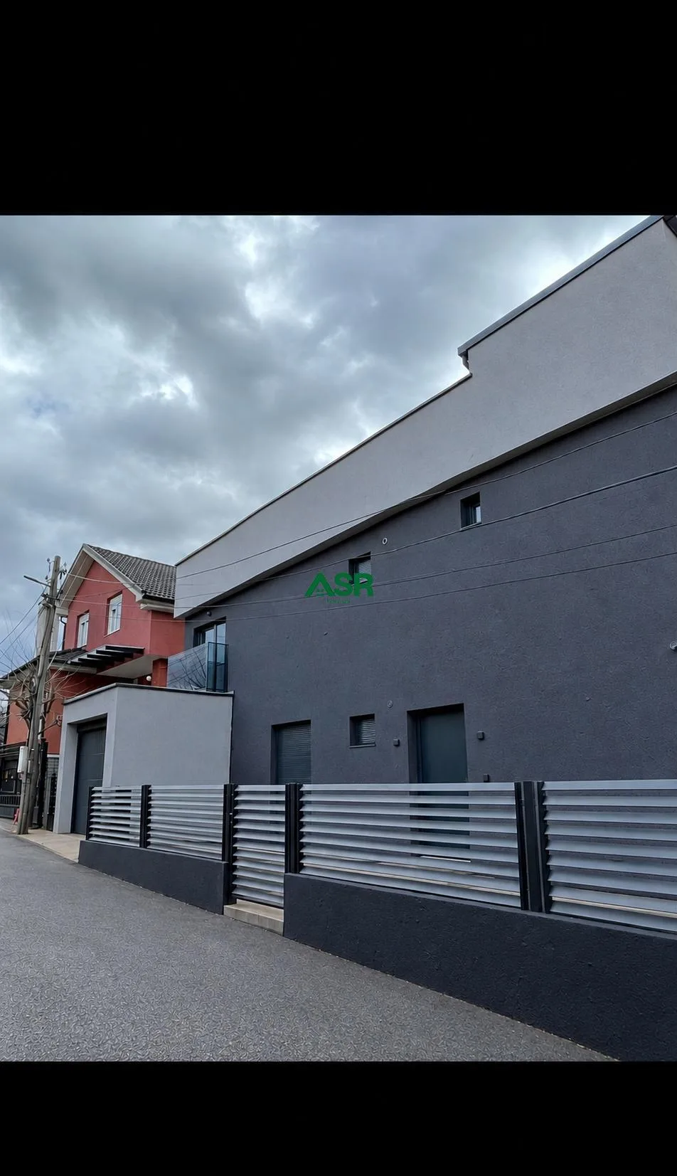 Shitet shtepia ne lagjen Qendresa,