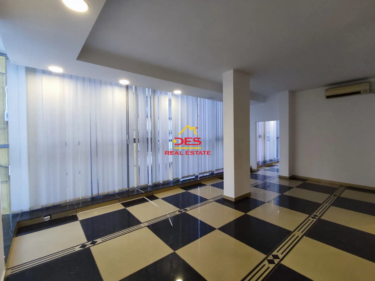 Jepet me qira ambjent biznesi 100 m2, mine peza, tiranë.