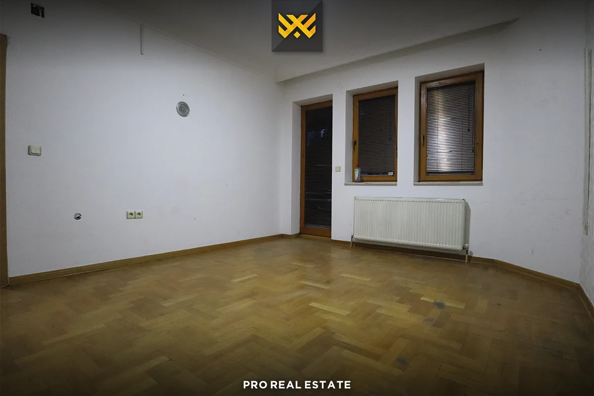 Shtëpi / Zyrë 400m² me #QIRA në Emshir
