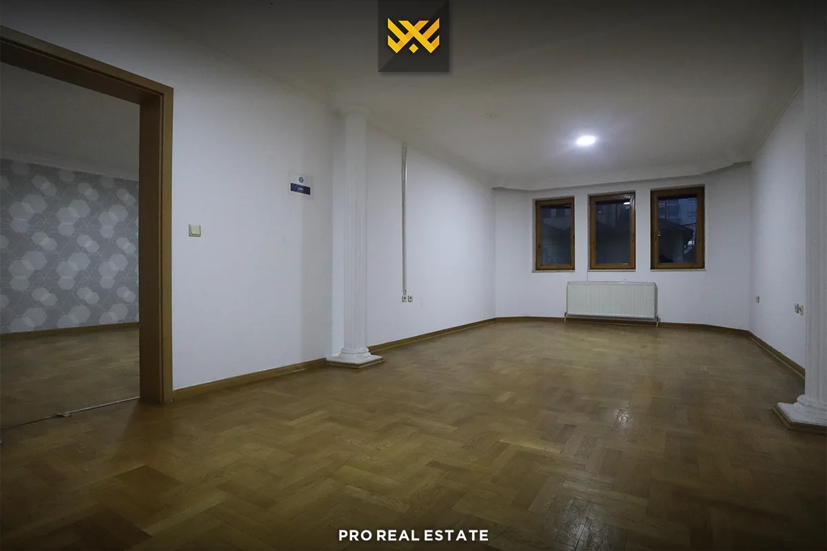 Shtëpi / Zyrë 400m² me #QIRA në Emshir