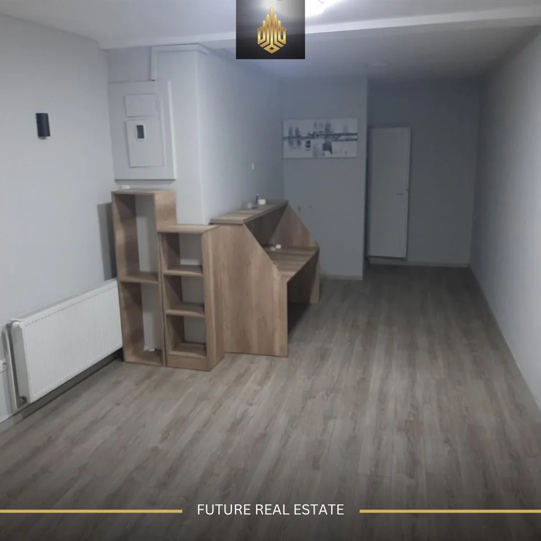 Lokal me QERA/35m²