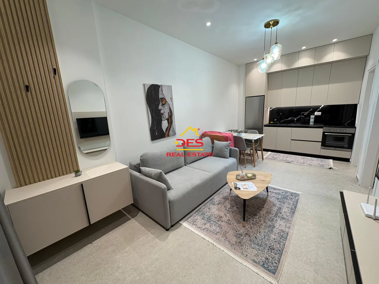 Shiten 3 apartamente 1+1 në lungomare, pranë hannover, vlorë.