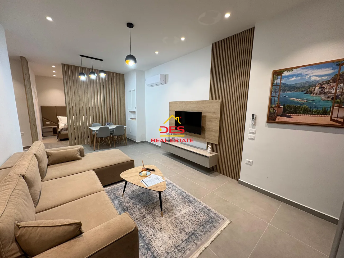 Shiten 3 apartamente 1+1 në lungomare, pranë hannover, vlorë.