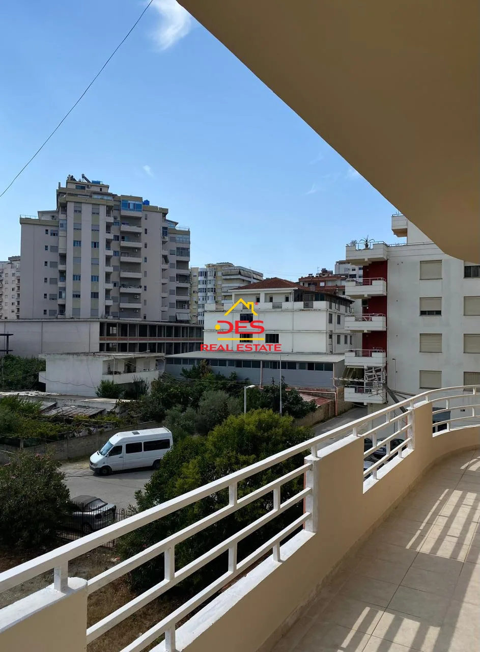 Jepet me qira apartament 3+1 pranë “aulona luna park” ,vlorë