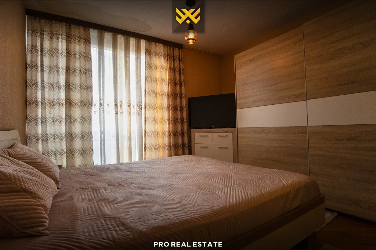 Banesë 200m² + 30m²  për #SHITJE në Ulpianë.